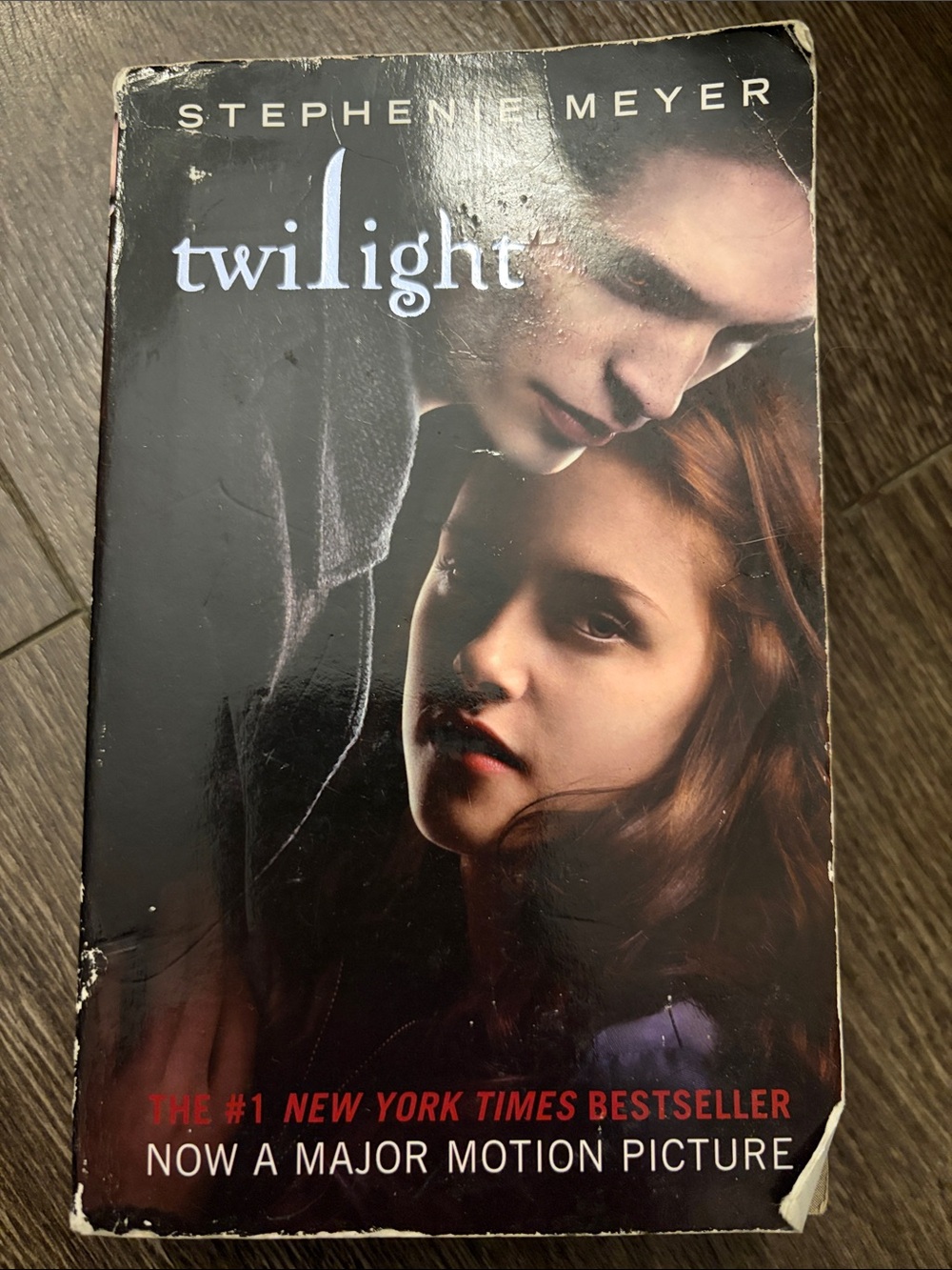 Twilight Paperback Book - Black Cover